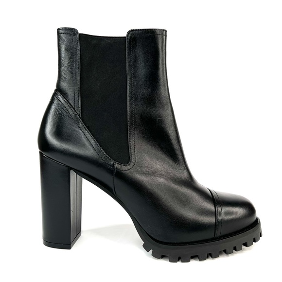 Stuart Weitzman Wenda Chelsea Lugged Ankle Leather Booties US 9.5 - EU 40 - Picture 9 of 10